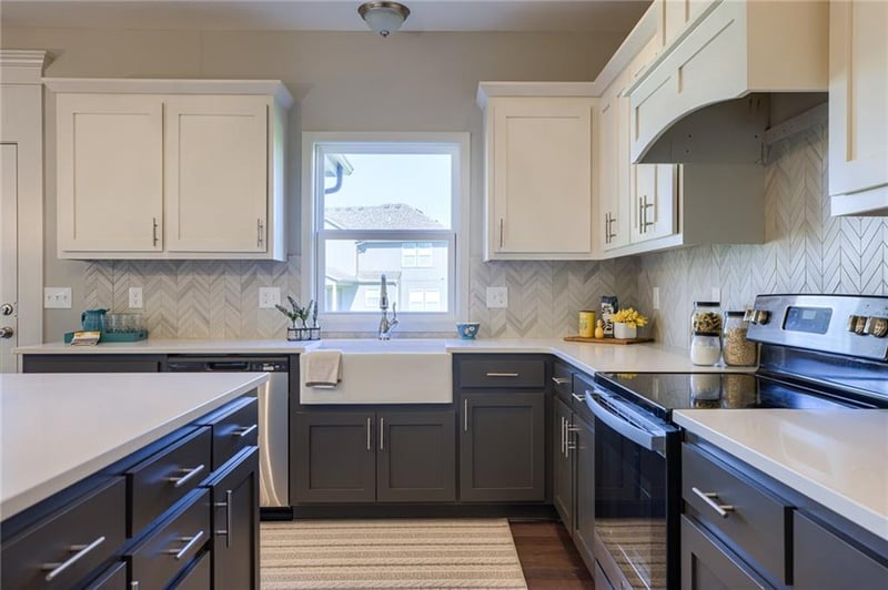 9284 Zarda Dr, Lenexa, KS 66227