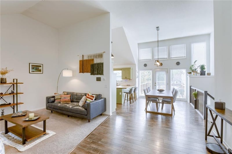 10626 Charlotte St, Kansas City, MO 64155