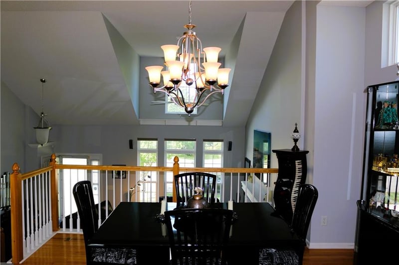 20827 W 102nd St, Lenexa, KS 66220
