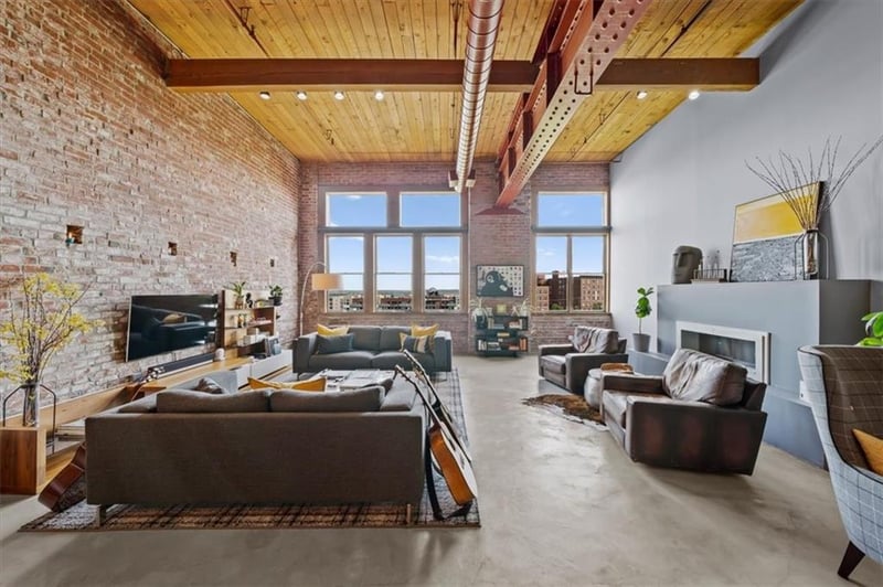 306 W 7th St #305, Kansas City, MO 64105