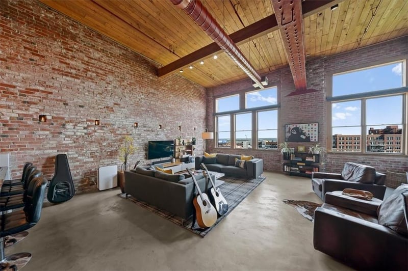 306 W 7th St #305, Kansas City, MO 64105