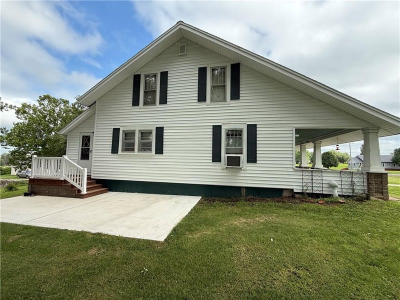 428 Central Ave, Pattonsburg, MO 64670