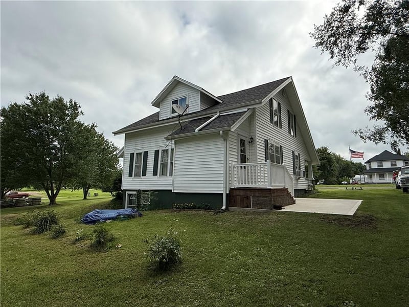 428 Central Ave, Pattonsburg, MO 64670