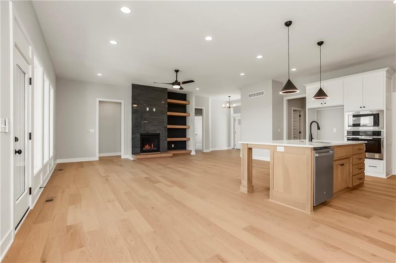 16983 Cheshire St, Olathe, KS 66062