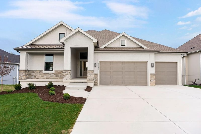 16737 S Ripley St, Olathe, KS 66062