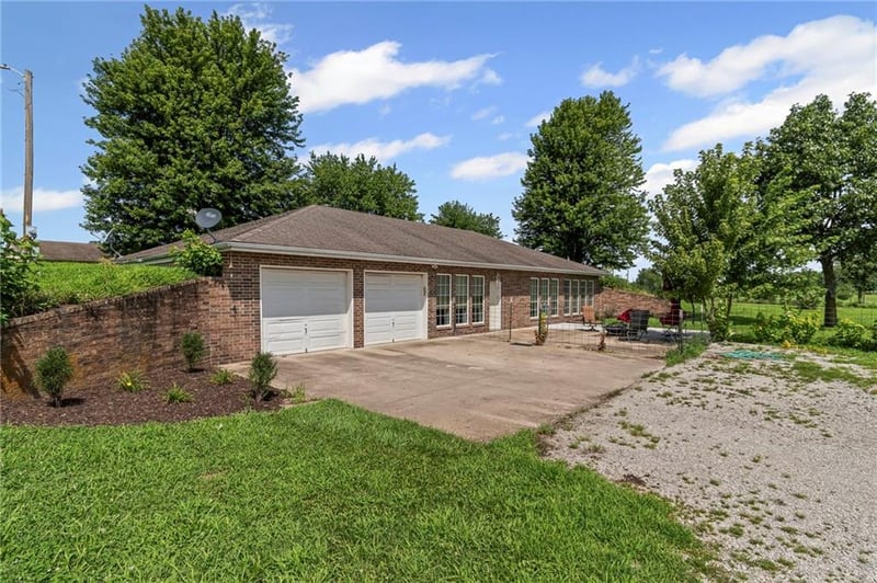 528 NW Aa Hw, Kingsville, MO 64061