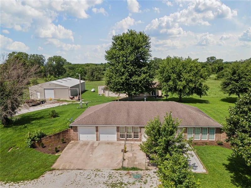 528 NW Aa Hw, Kingsville, MO 64061