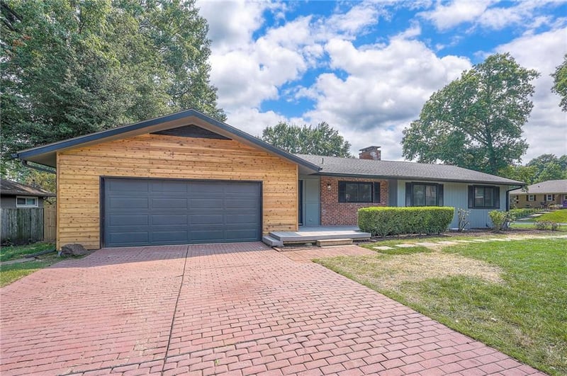 5001 Reinhardt Dr, Roeland Park, KS 66205