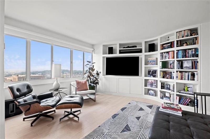 2510 Grand Blvd #1702-03, Kansas City, MO 64108