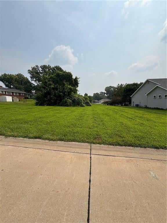 2607 Ashmat Ln, St Joseph, MO 64506