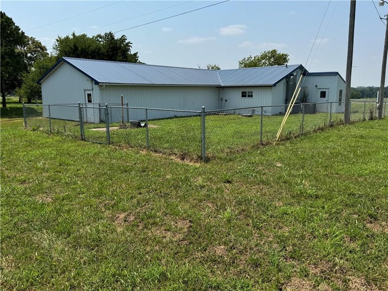 4775 Highway 32 Hw, El Dorado Springs, MO 64744