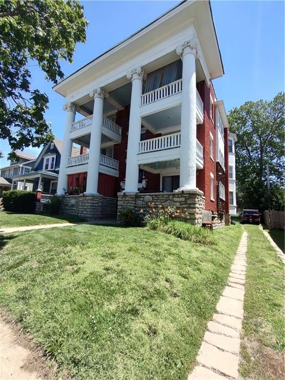 3907-3909 Central St, Kansas City, MO 64111