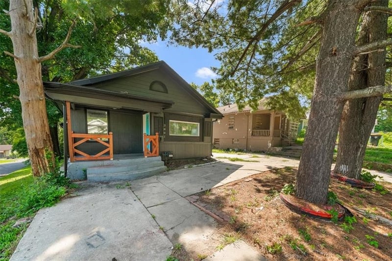 3801 Mersington Ave, Kansas City, MO 64128