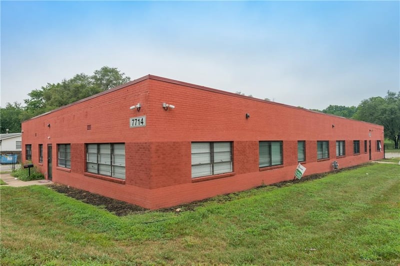 7714 Prospect Ave, Kansas City, MO 64132