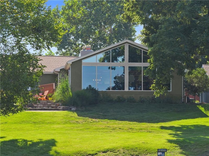 1525 NE Ozark Dr, Lee's Summit, MO 64086