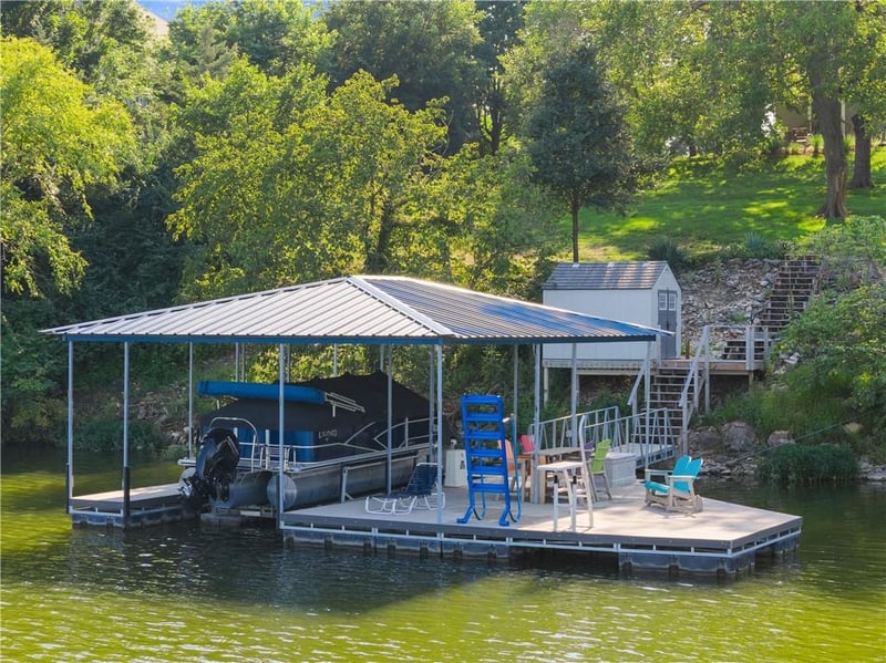 1525 NE Ozark Dr, Lee's Summit, MO 64086