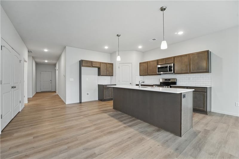 27007 Oak View Dr, Lee's Summit, MO 64086