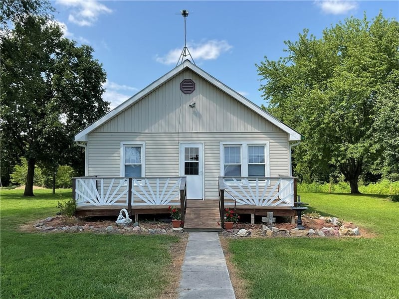 18615 137th St, Pattonsburg, MO 64670