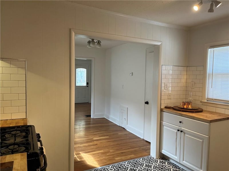 24 78th Ter, Kansas City, MO 64114