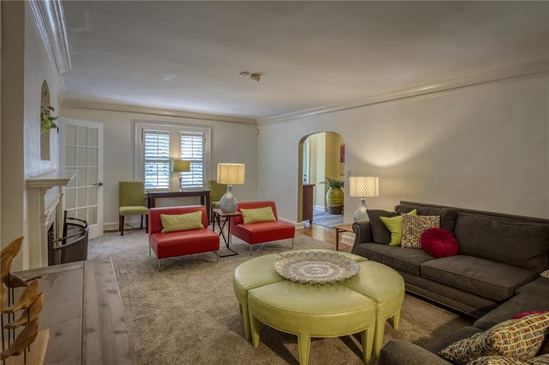 7105 Summit St, Kansas City, MO 64114