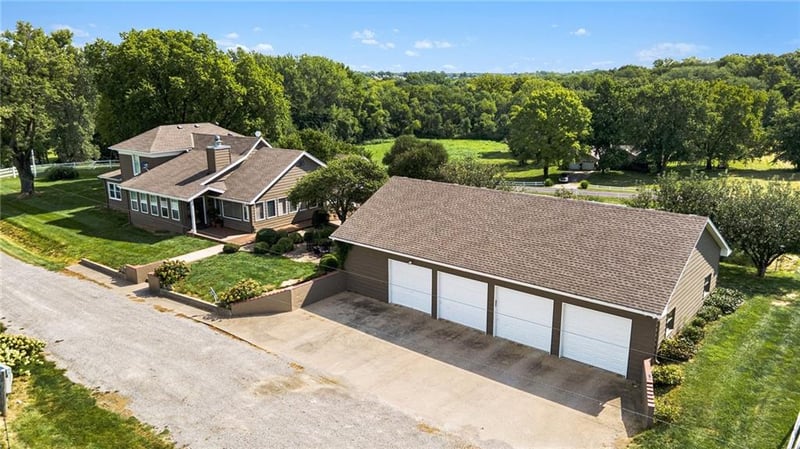 16695 B Hw, Smithville, MO 64089