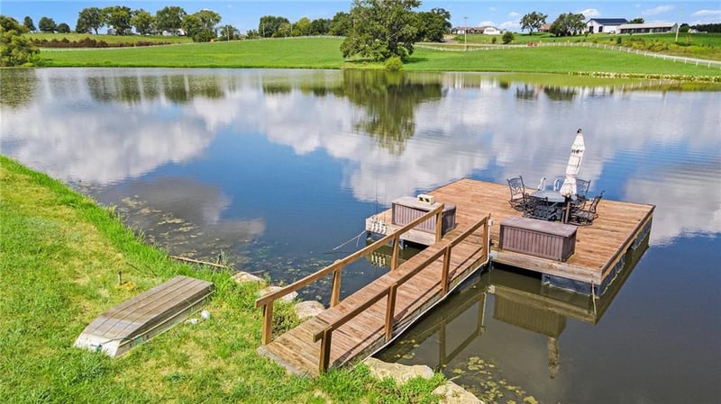16695 B Hw, Smithville, MO 64089
