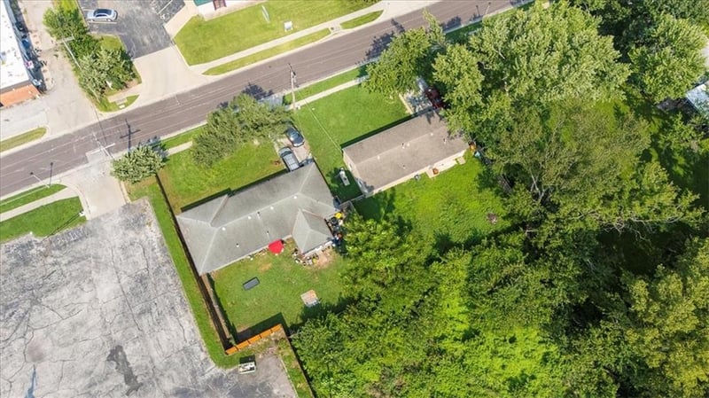 8231 Travis St, Overland Park, KS 66204