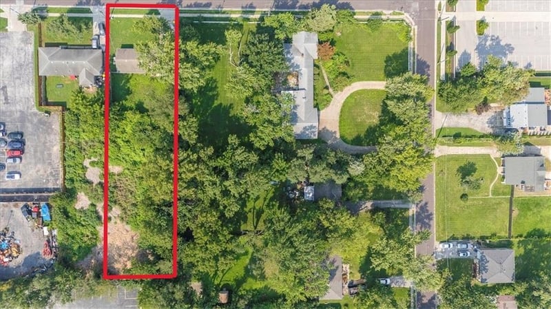 8221 Travis St, Overland Park, KS 66204