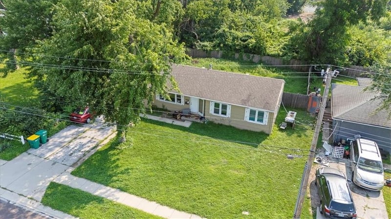 8221 Travis St, Overland Park, KS 66204