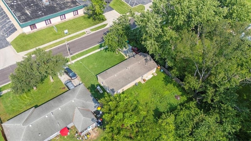 8221 Travis St, Overland Park, KS 66204