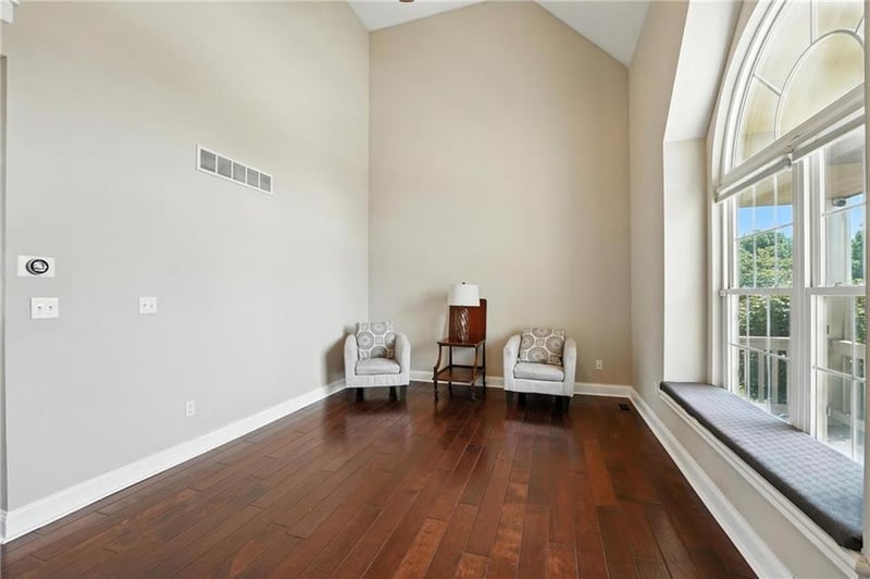 8002 111th Ter, Kansas City, MO 64157