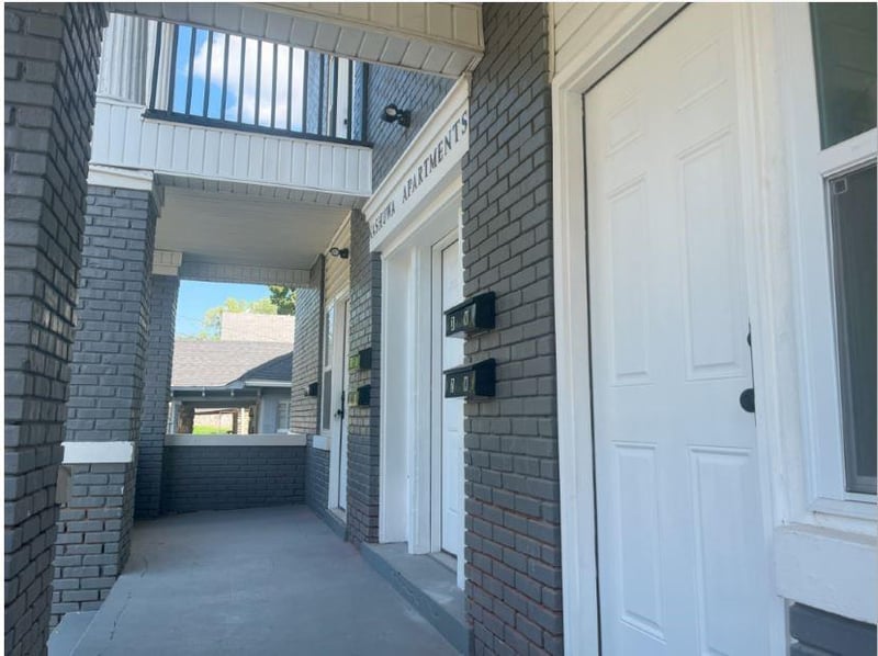 2305 37th St, Kansas City, MO 64109