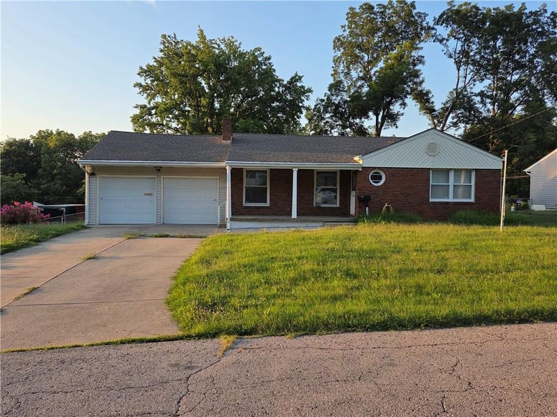 11012 34th St, Independence, MO 64052