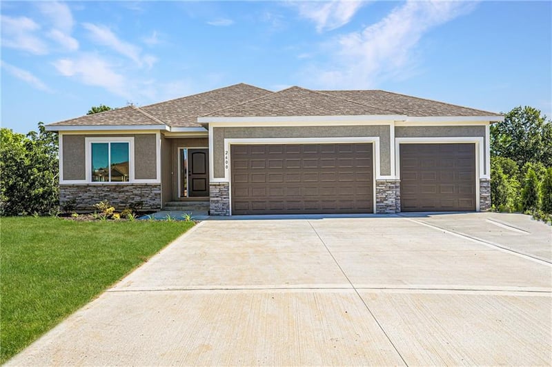 128 Nelson Dr, Blue Springs, MO 64014