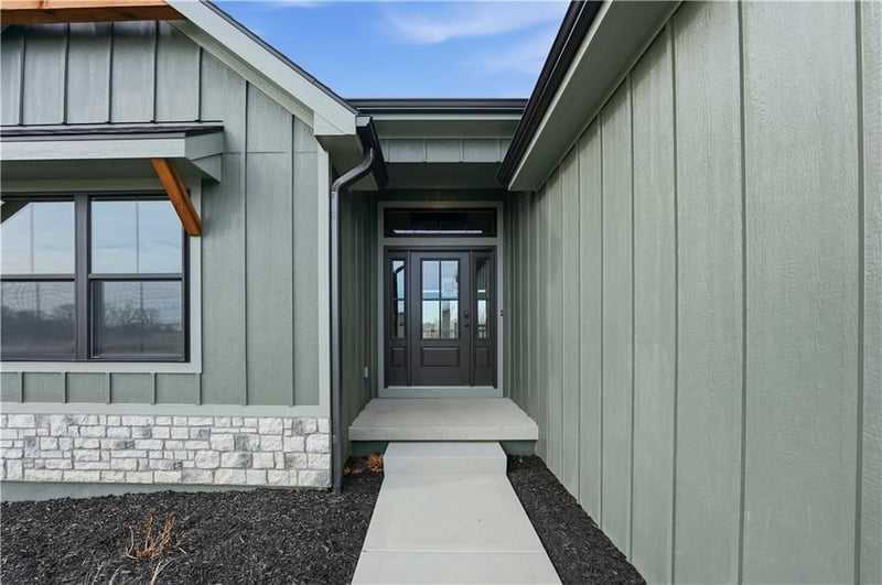 12160 N Tracy Ave, Kansas City, MO 64165