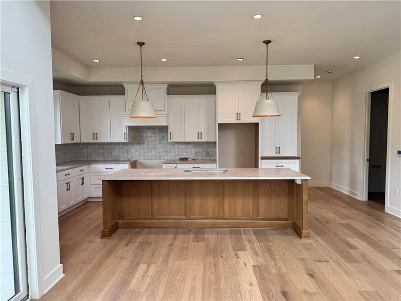 2844 133rd Ter, Leawood, KS 66209
