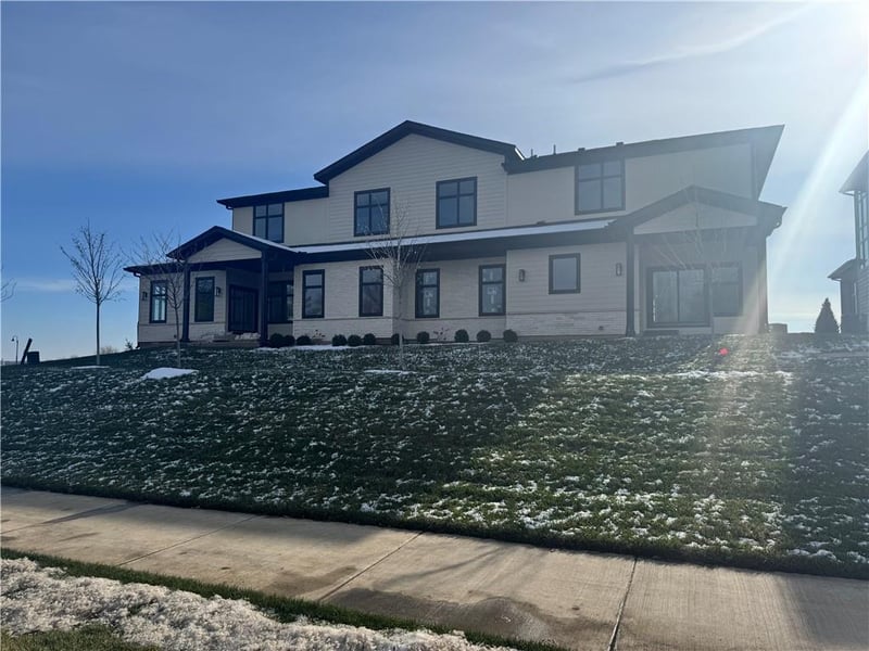 2844 133rd Ter, Leawood, KS 66209