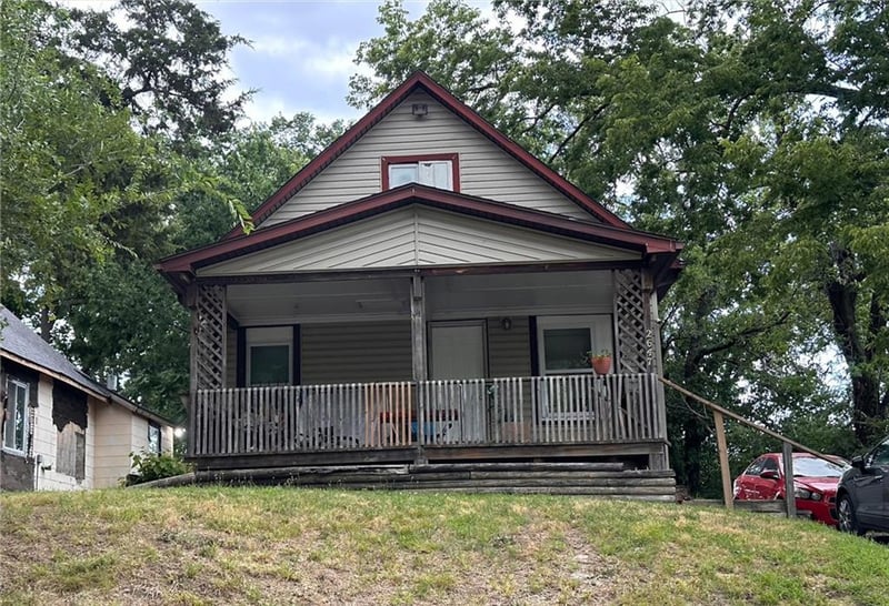 2647 Denver Ave, Kansas City, MO 64127