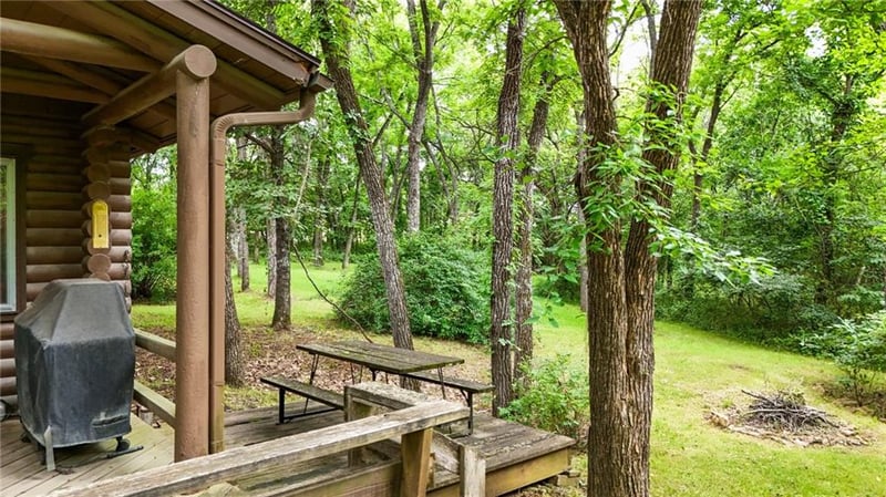 26044 Evans Rd, Tonganoxie, KS 66086