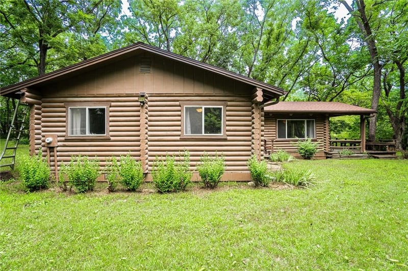 26044 Evans Rd, Tonganoxie, KS 66086