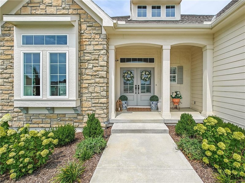 9302 W 167 Ter, Overland Park, KS 66085