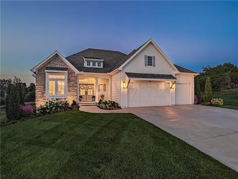 9302 W 167 Ter, Overland Park, KS 66085