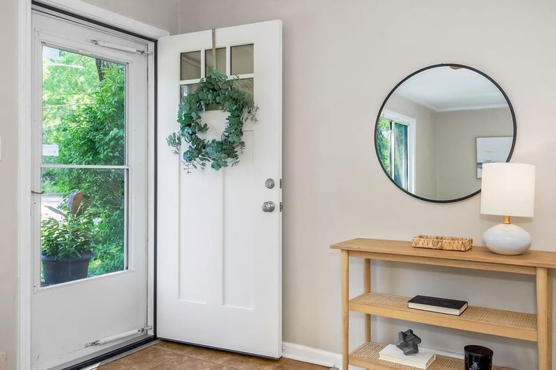 7652 Rainbow Dr, Prairie Village, KS 66208