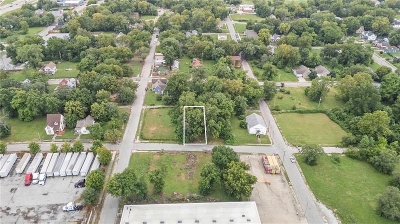 3113 E 19th St, Kansas City, MO 64127