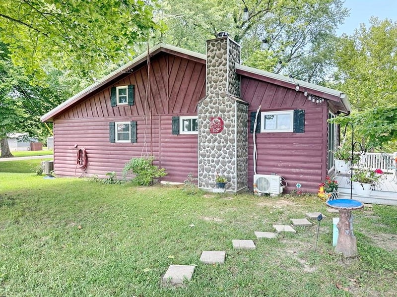 19332 River Ln, Wheatland, MO 65779