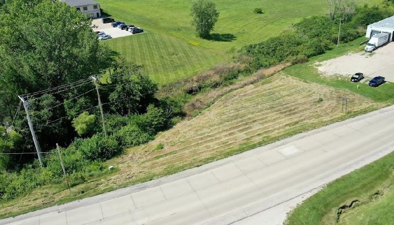 Hwy V Hw, Maryville, MO 64468