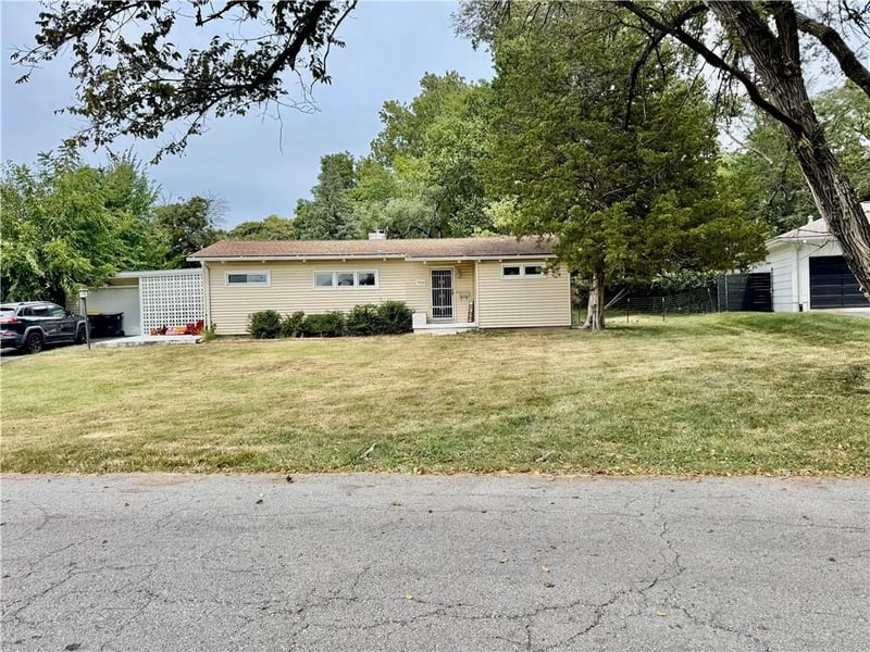 117 Melody Ln, Belton, MO 64012