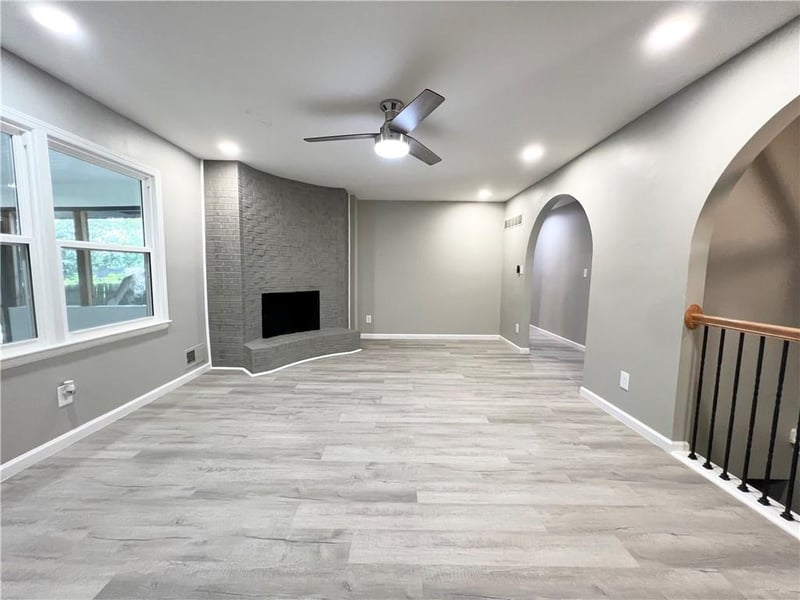 718 Mulberry St, Lee's Summit, MO 64086