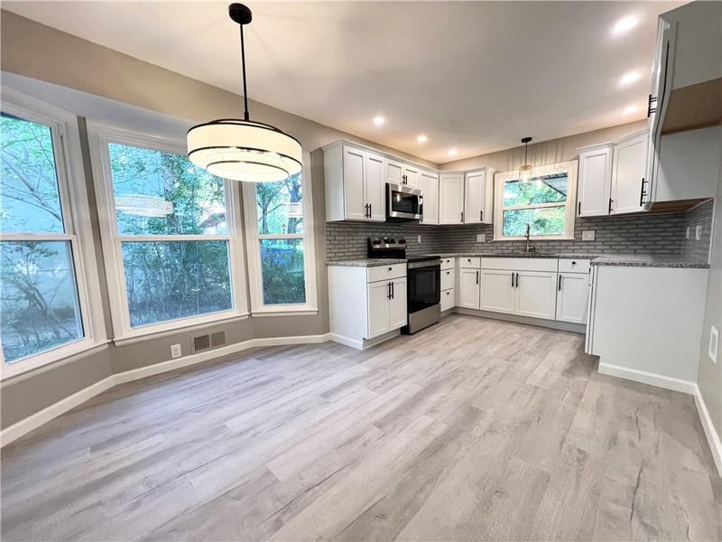 718 Mulberry St, Lee's Summit, MO 64086