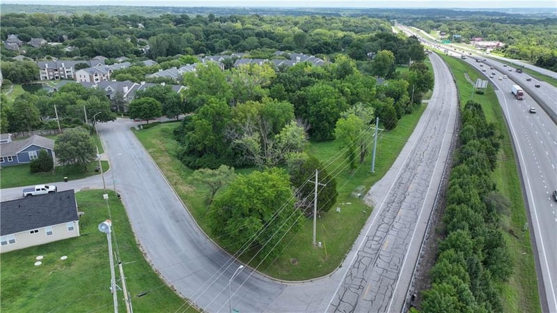 6217 Roanridge Rd, Kansas City, MO 64151